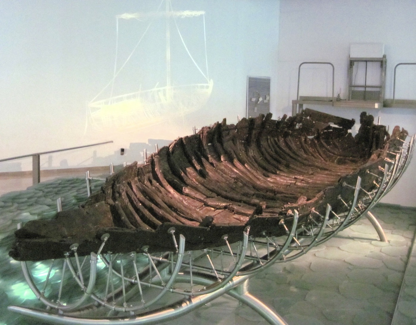 Kinneret boat from Wikipedia